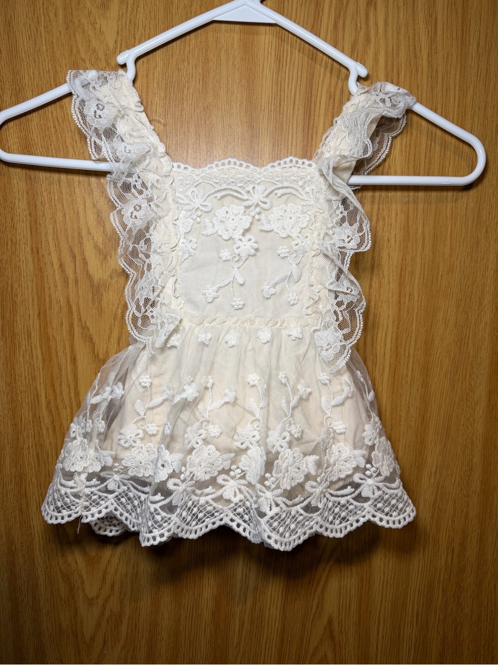 Delicate Lace-Embroidered ruffle Cream Baby Girls strap Romper Dress Size 90